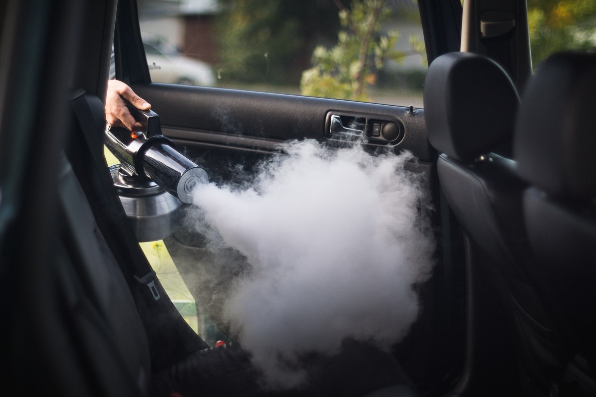Удаление неприятных запахов в Авто по технологии 